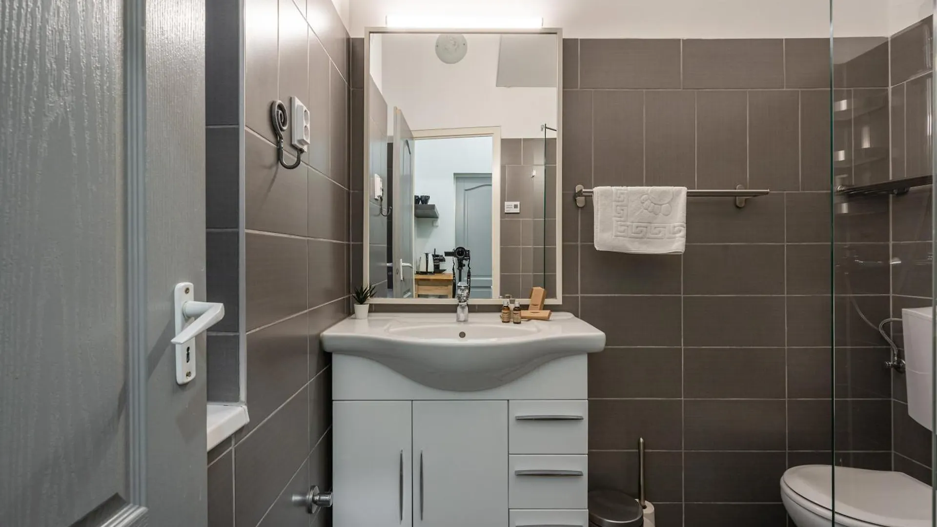 B8 - Grand Boulevard Cozy Apartment - Best Location By Bqa Budapest Ungheria